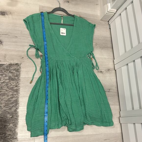 Free People NWT Palmira Mini line Cricket Dress with side Cut out. - Picture 10 of 11